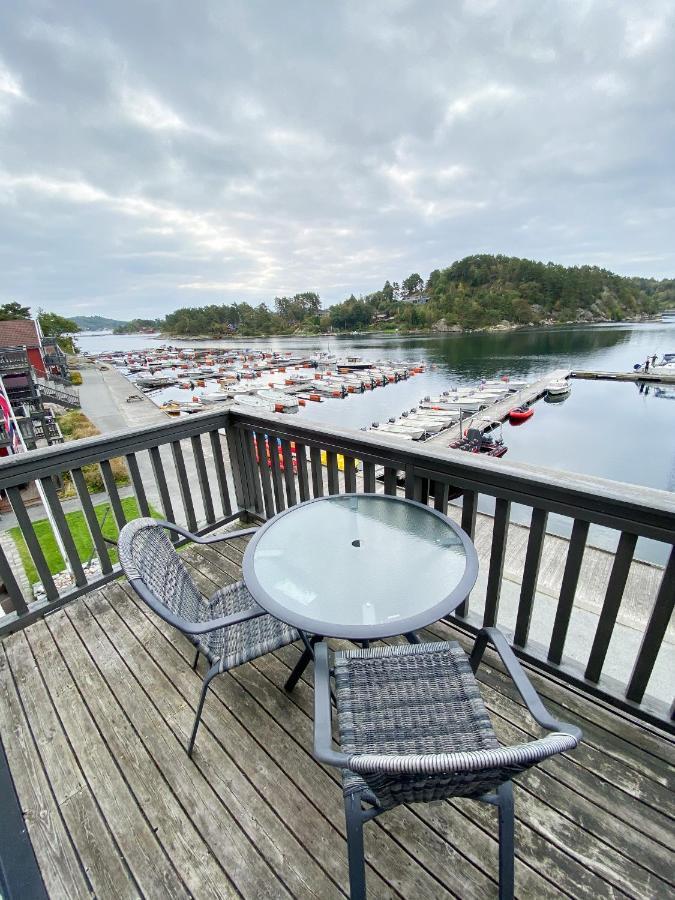 Tregde Ferie Hotel Mandal Bagian luar foto