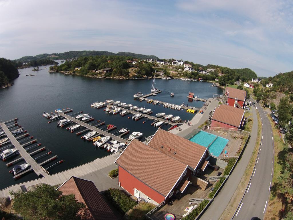 Tregde Ferie Hotel Mandal Bagian luar foto