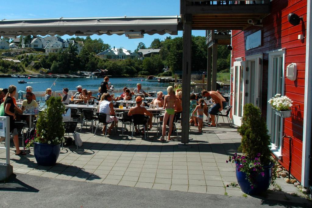 Tregde Ferie Hotel Mandal Bagian luar foto