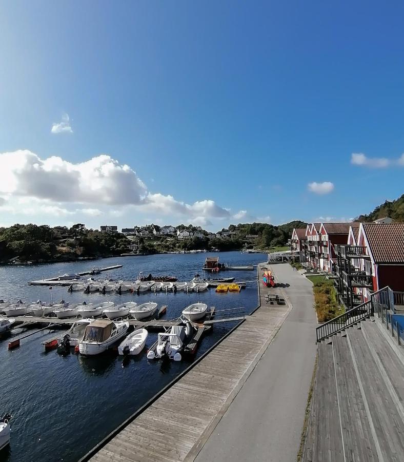 Tregde Ferie Hotel Mandal Bagian luar foto