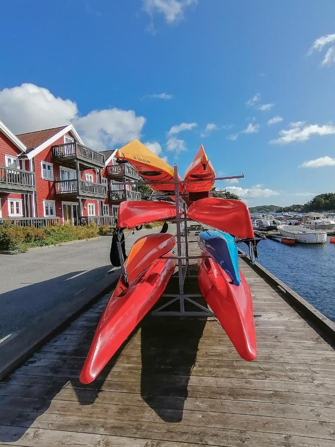 Tregde Ferie Hotel Mandal Bagian luar foto