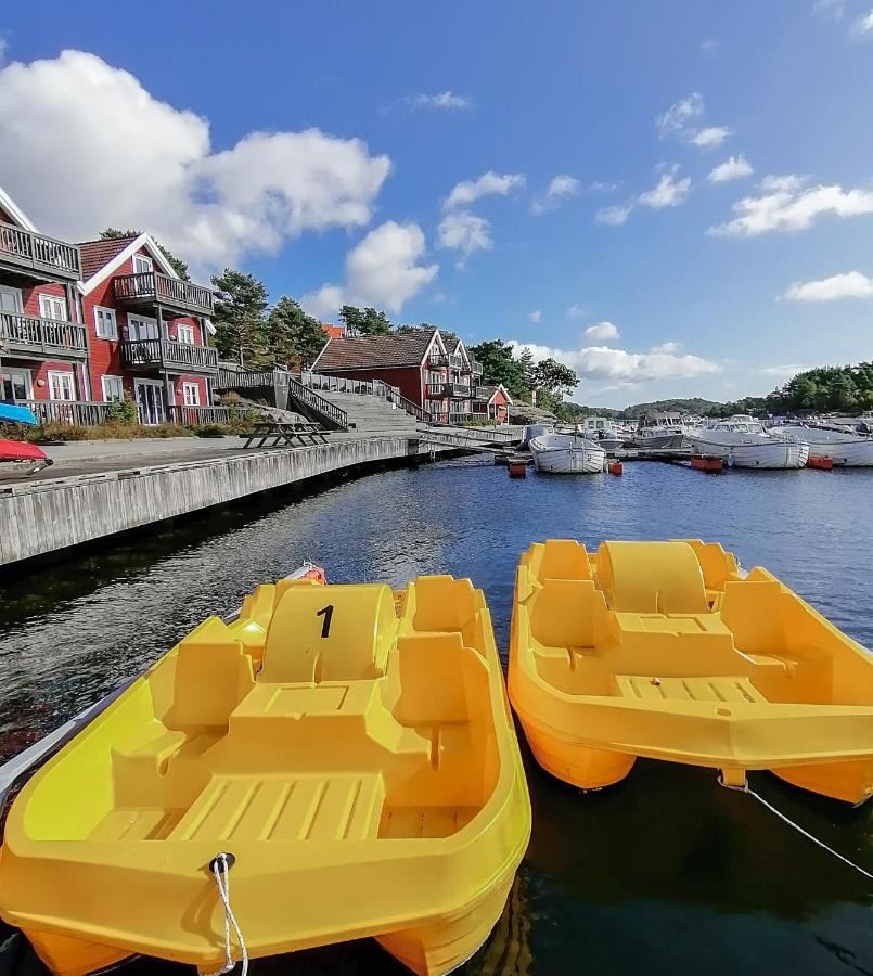 Tregde Ferie Hotel Mandal Bagian luar foto